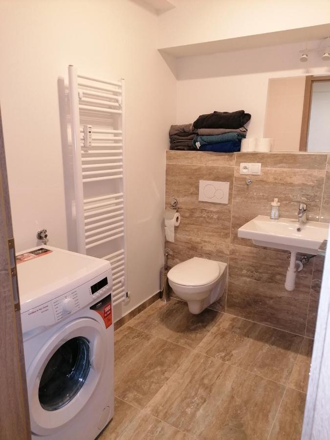 Brand New Studio Apartment #21 With Free Secure Parking In The Center ปราก ภายนอก รูปภาพ