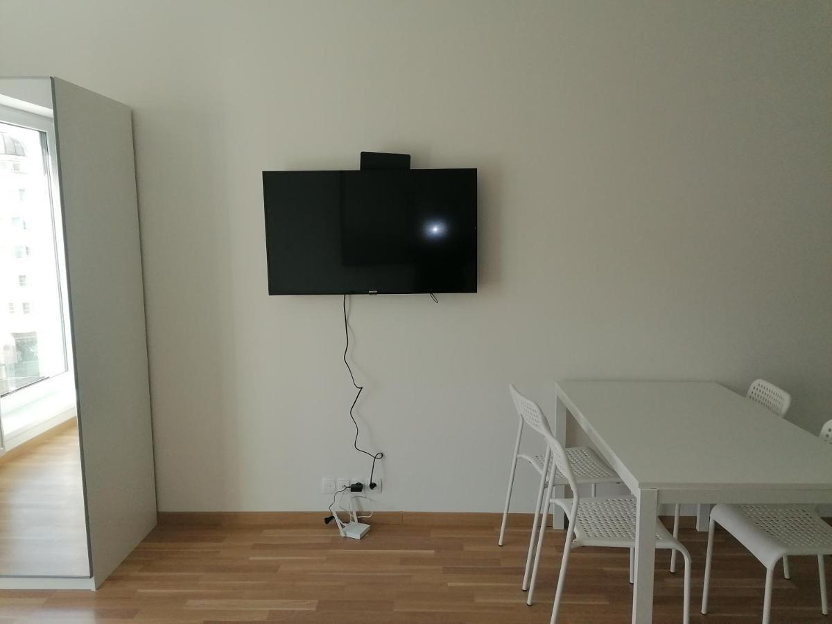 Brand New Studio Apartment #21 With Free Secure Parking In The Center ปราก ภายนอก รูปภาพ
